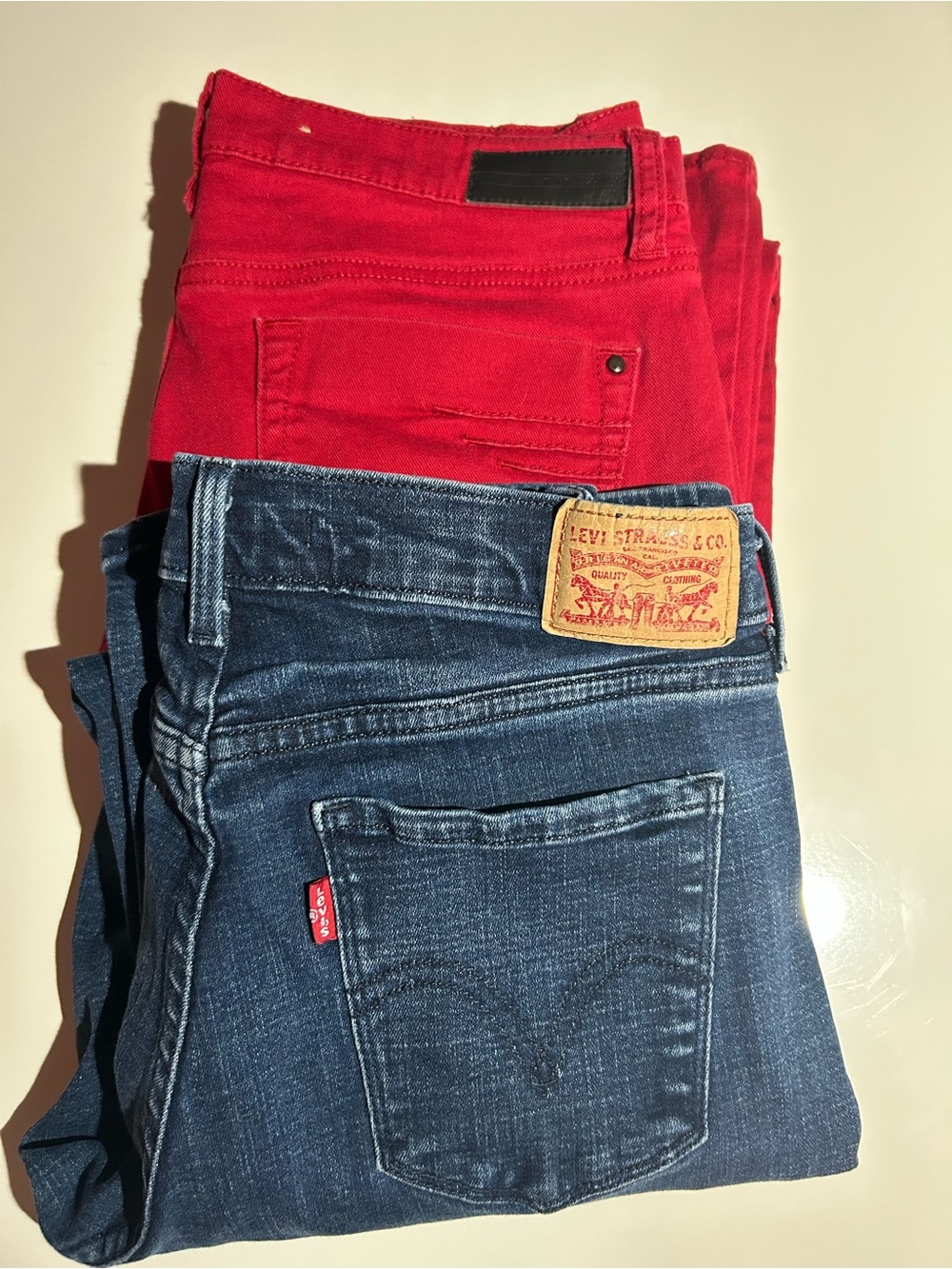 Women’s Size 4/5 jeans bundle DKNY red jeans and Levi’s 505
